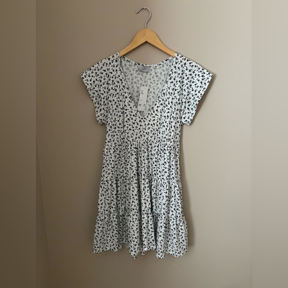 Urban Outfitters White Floral Mini Dress NWTs Size Small - Picture 5 of 6